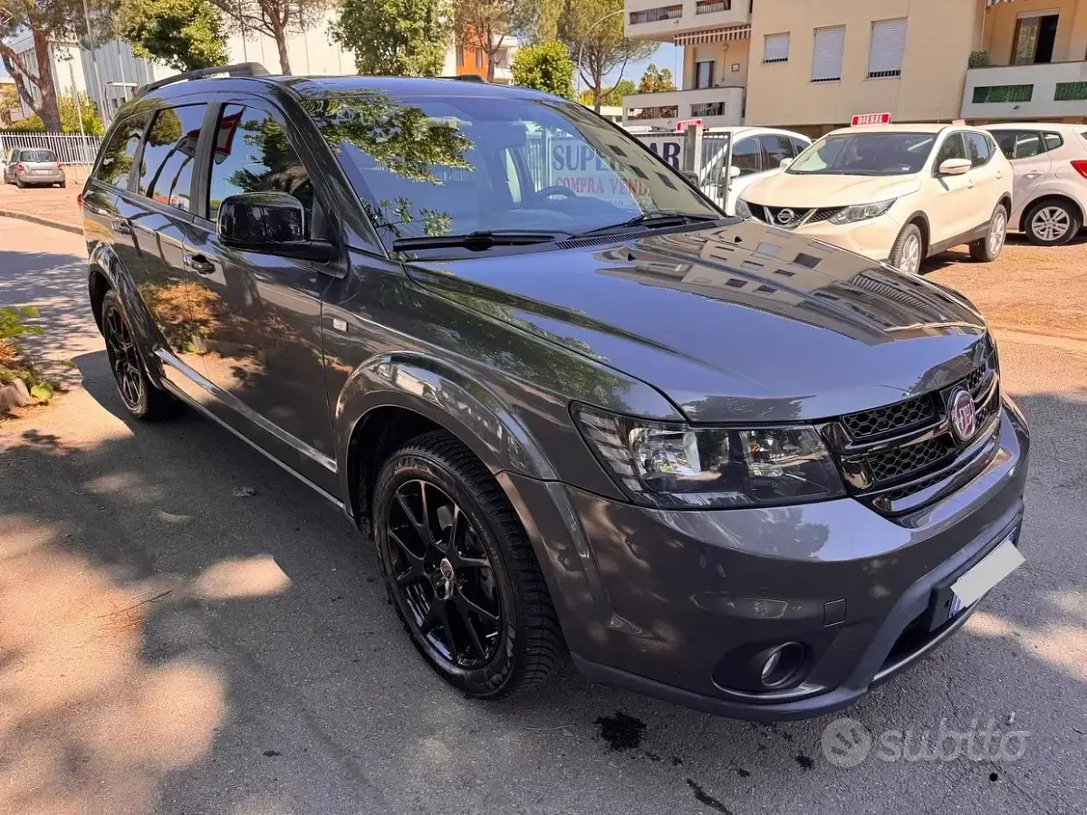 Usata Fiat Freemont 170 CV (125 kW) 2015 Grigio SUV