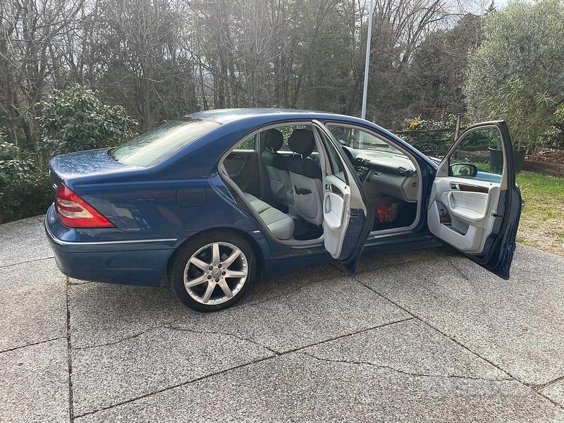Usata Mercedes C270 Elegance 2003 Blu Berlina
