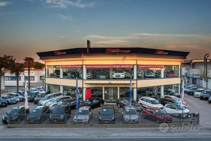 Usata Peugeot 3008 Active 131 CV (96 kW) 2023 Nero SUV