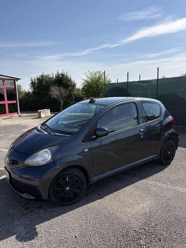 Usata Toyota Aygo 68 CV (50 kW) 2006 Utilitaria