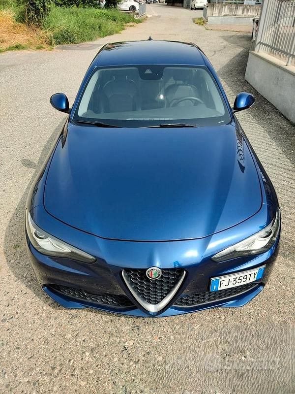 Usata Alfa Romeo Giulia Super 150 CV (110 kW) 2017 Blu Berlina
