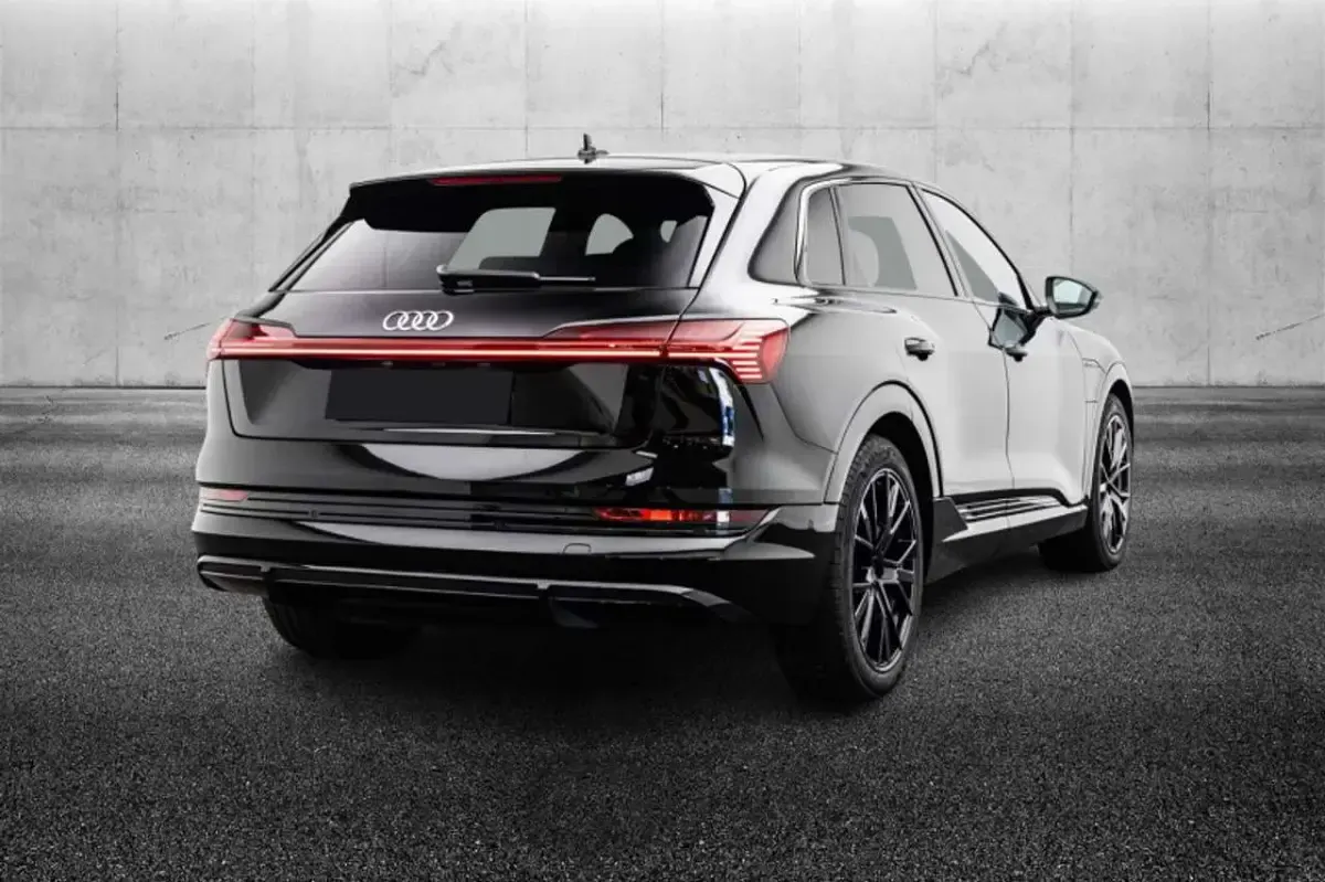 Usata Audi e-tron S-Line 158 kW (215 CV) 2022 Nero SUV