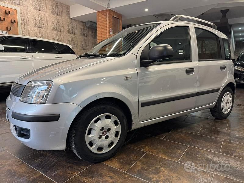 Grigio Usata 2012 Fiat Panda Easy Tre volumi | 4900 € (Buon prezzo) - Immagine 1/4