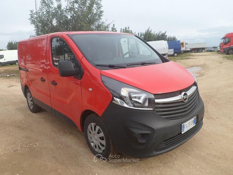 Usata Opel Vivaro 145 CV (106 kW) 2019 Rosso Monovolume