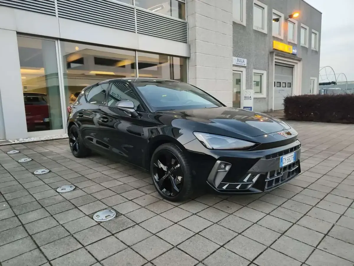 Usata Cupra Leon 150 CV (110 kW) 2025 Nero Berlina