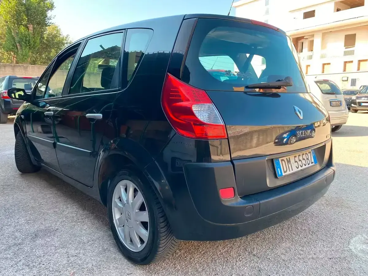 Usata Renault Scénic III 110 CV (80 kW) 2009 Nero Monovolume