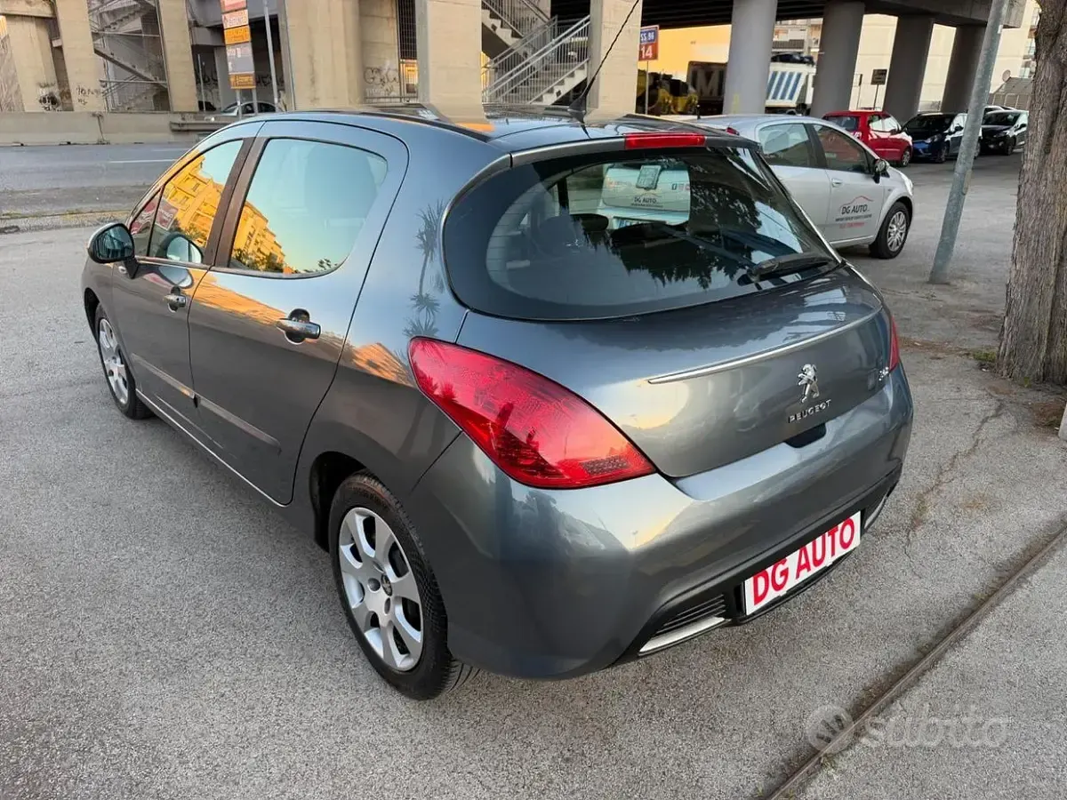 Usata Peugeot 308 92 CV (67 kW) 2012 Grigio Berlina