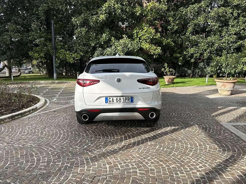Usata Alfa Romeo Stelvio Executive 179 CV (131 kW) 2018 SUV