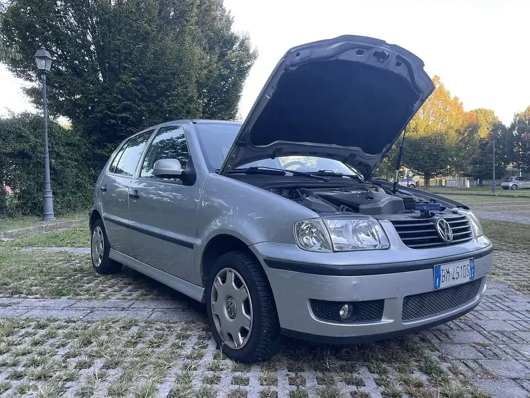 Usata VW Polo Highline 75 CV (55 kW) 2000 Grigio Berlina
