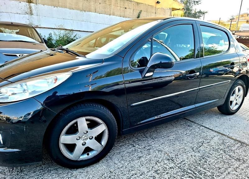 Usata Peugeot 207 70 CV (51 kW) 2011 Nero Berlina