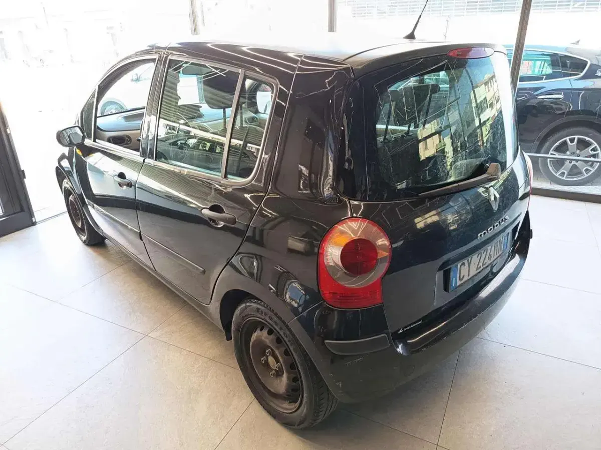 Usata Renault Modus Dynamique 75 CV (55 kW) 2005 Grigio scuro Monovolume