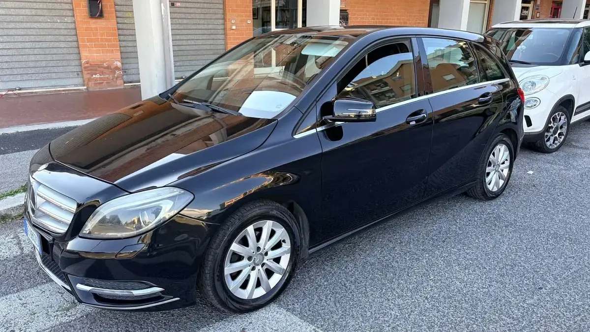 Begagnad Mercedes B180 Executive 109 HK (80 kW) 2013 Minibuss