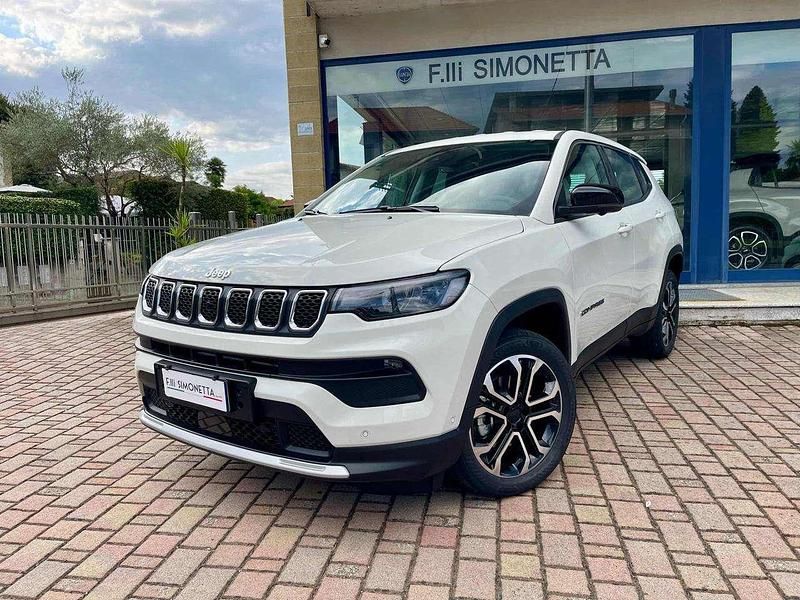 Bianco Nuova 2025 Jeep Compass Altitude SUV | 30.300 € - Immagine 1/4