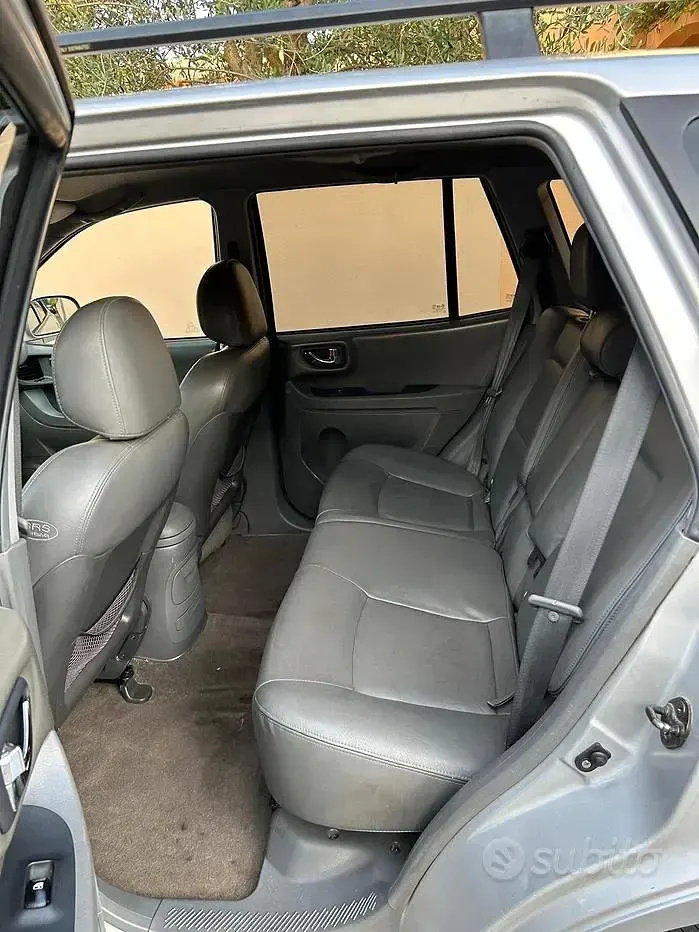 Usata Hyundai Santa Fe GLS 113 CV (83 kW) 2004 Grigio SUV