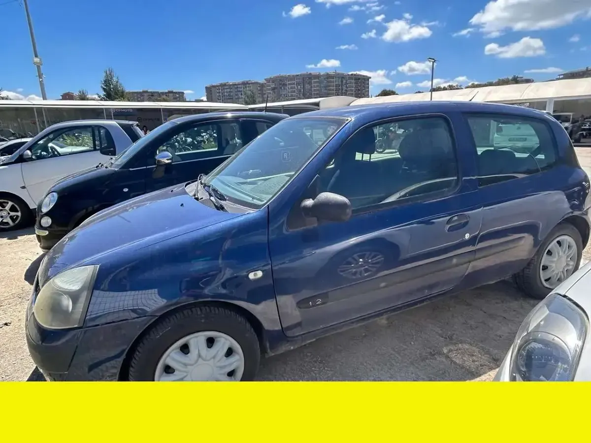 Usata Renault Clio II 58 CV (42 kW) 2004 Other Berlina