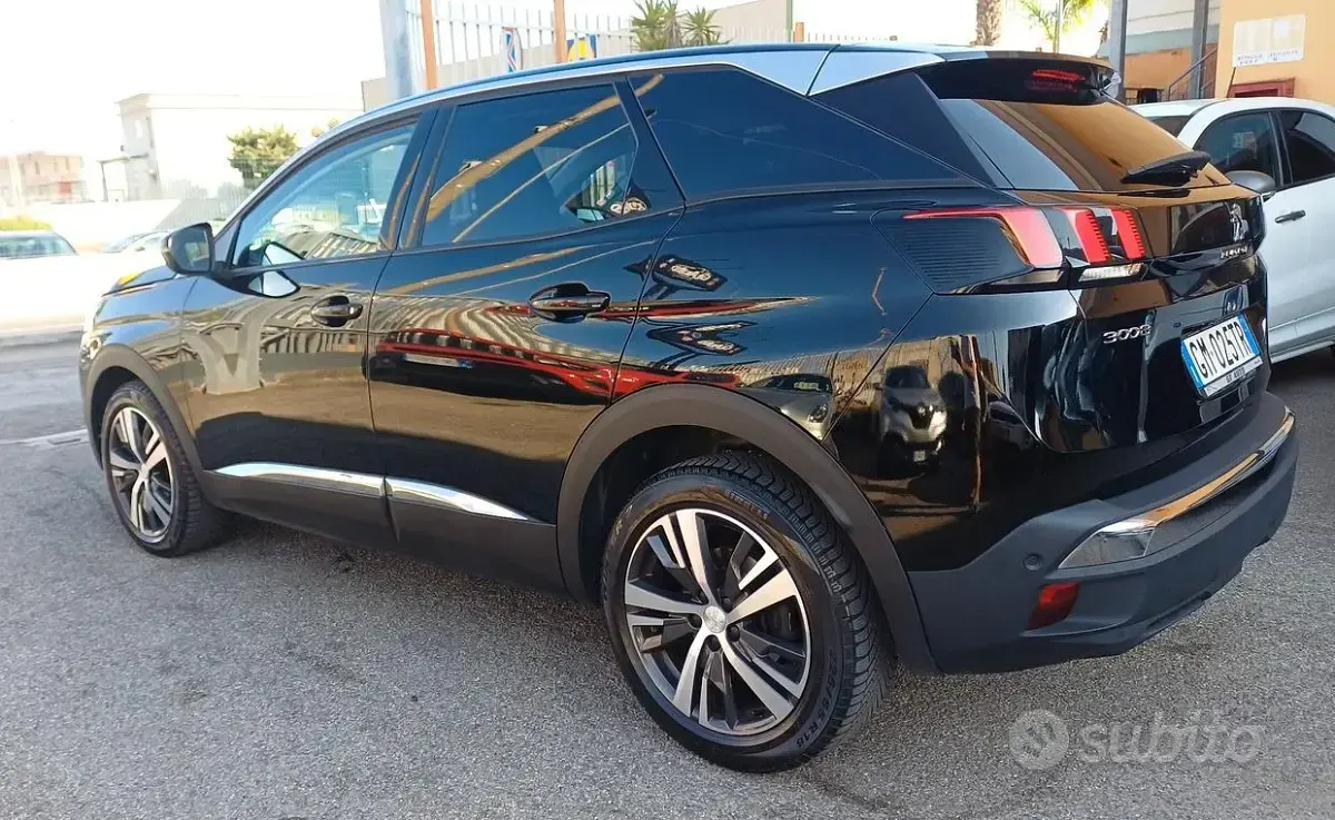 Usata Peugeot 3008 Allure 131 CV (96 kW) 2023 Nero SUV