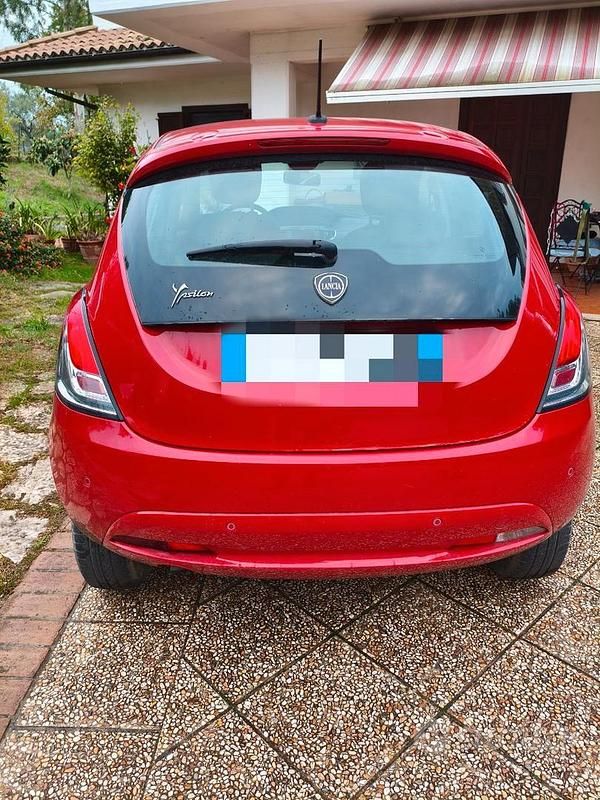 Usata Lancia Ypsilon 84 CV (61 kW) 2020 Rosso Utilitaria