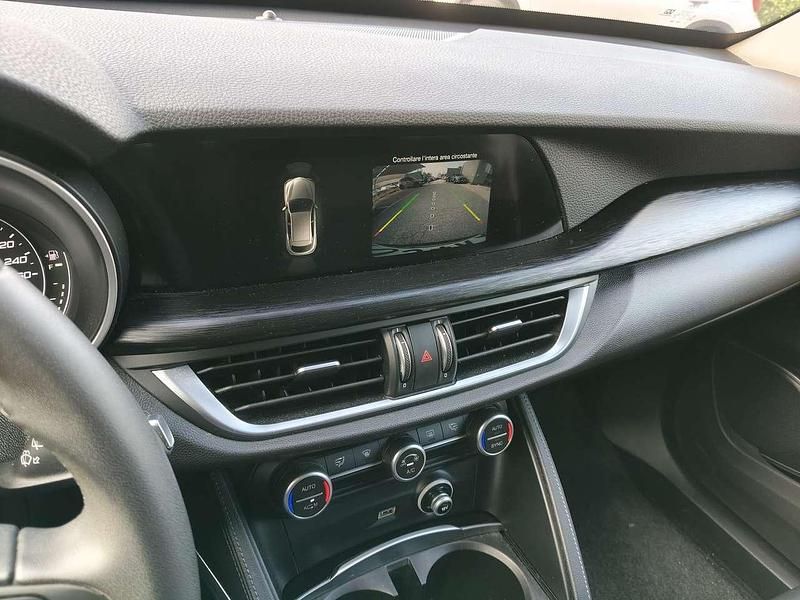 Usata Alfa Romeo Stelvio Business 209 CV (153 kW) 2018 Nero SUV