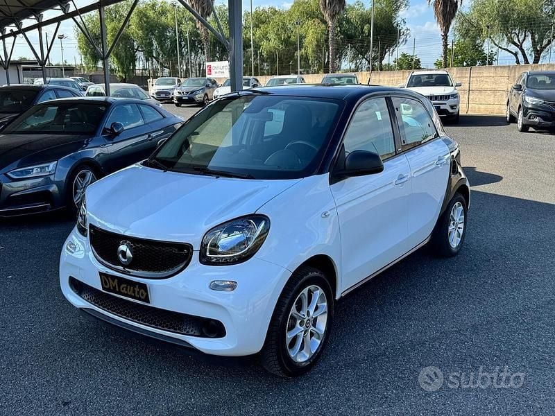 Usata Smart ForFour Passion 71 CV (52 kW) 2020 Bianco Utilitaria