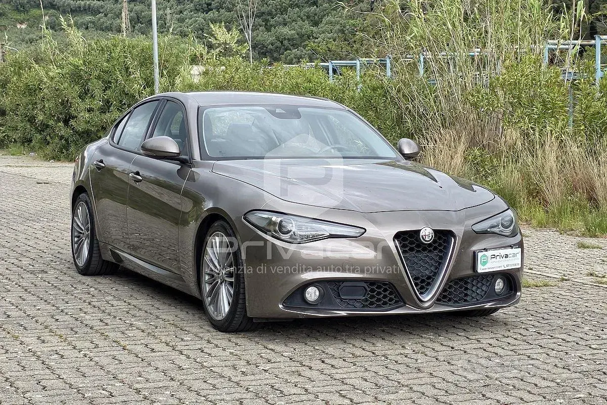Second-hand Alfa Romeo Giulia Super 150 CP (110 kW) 2017 Gri Berlinǎ