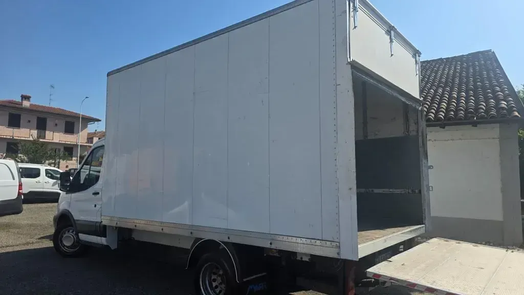 Usata Ford Transit 131 CV (96 kW) 2019 Bianco / pastello Cabrio
