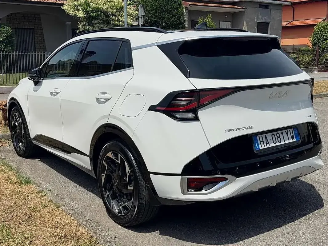 Usata Kia Sportage GT-Line 179 CV (131 kW) 2023 Bianco SUV