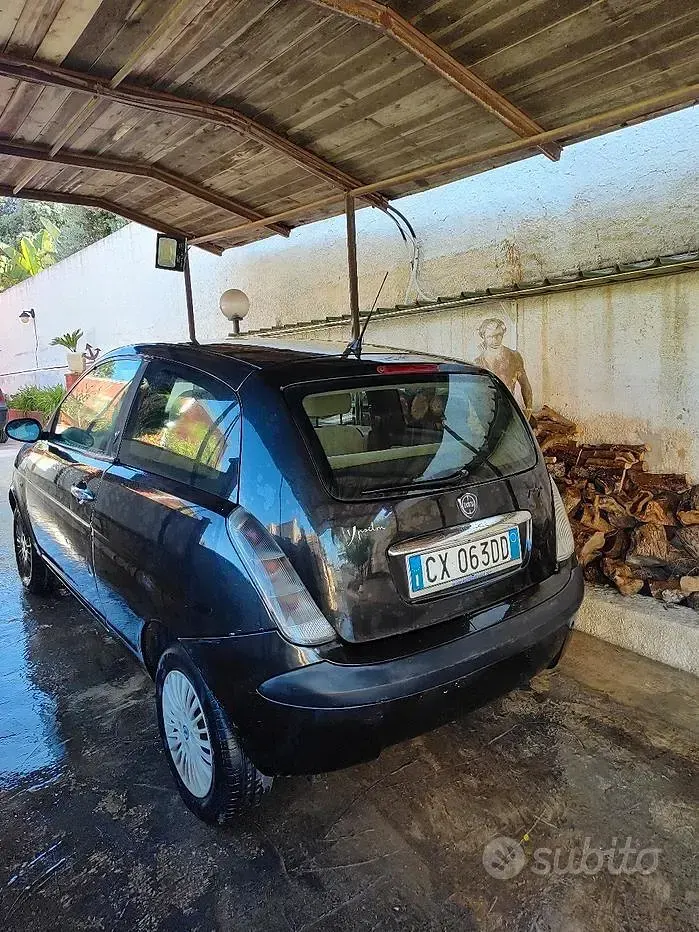 Usata Lancia Ypsilon 69 CV (50 kW) 2005 Nero Utilitaria