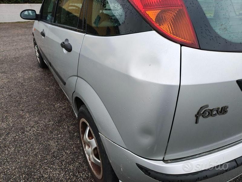 Usata Ford Focus 116 CV (85 kW) 2002 Berlina