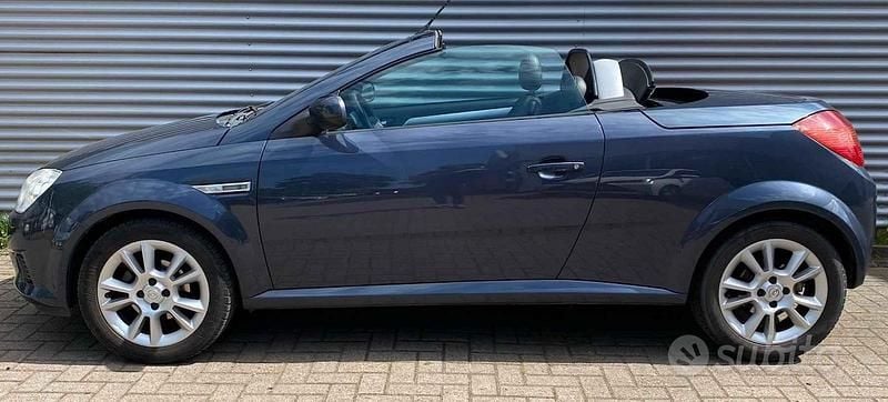 Usata Opel Tigra 2006 Blu Cabrio