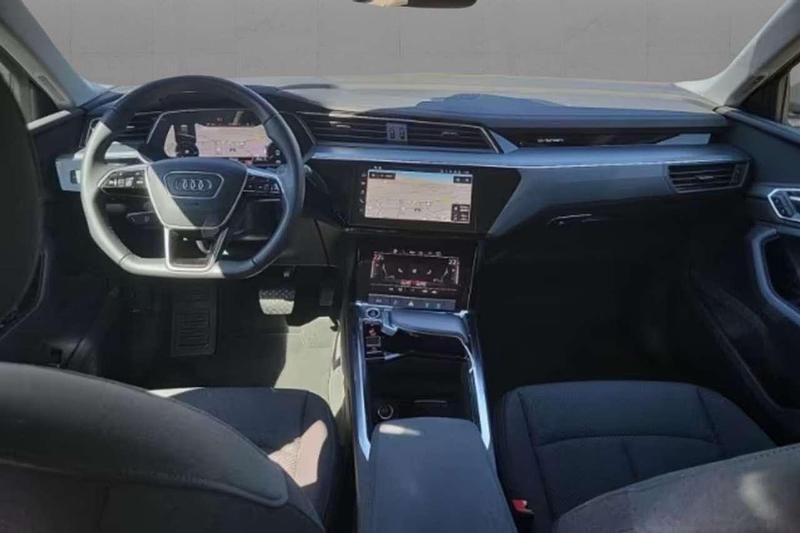 Usata Audi e-tron 158 kW (215 CV) 2021 Grigio SUV