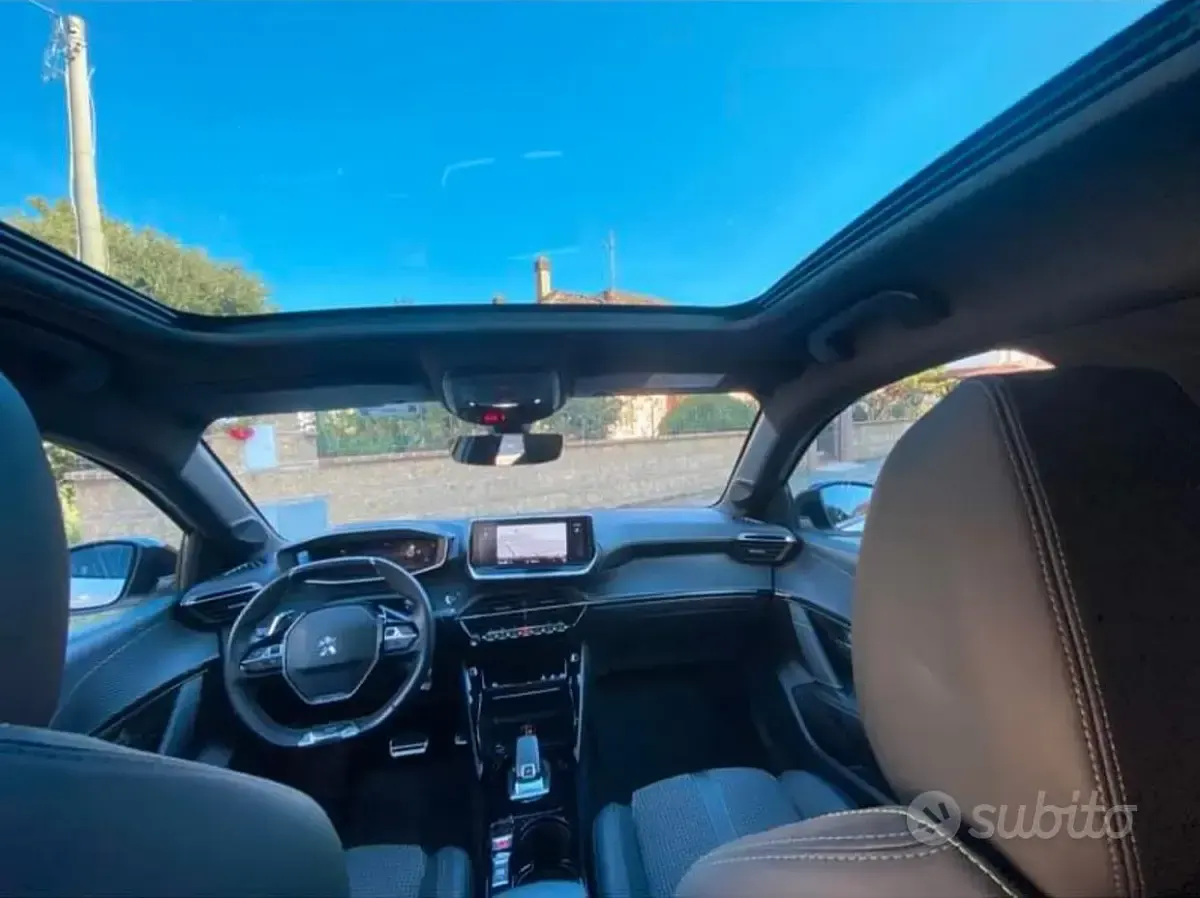 Usata Peugeot 208 GT-line 102 CV (75 kW) 2019 Bianco Utilitaria