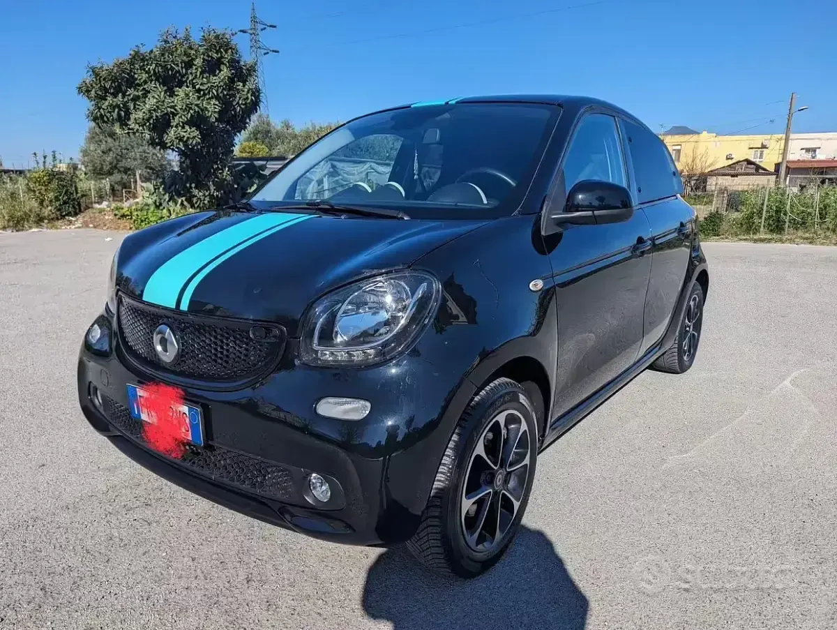Usata Smart ForFour 71 CV (52 kW) 2018 Nero Utilitaria
