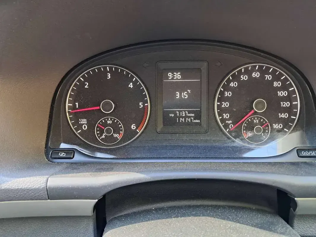 Usata VW Touran 105 CV (77 kW) 2010 Argento Monovolume