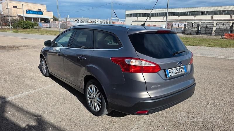Usata Ford Focus Titanium 115 CV (84 kW) 2014 Grigio Station wagon