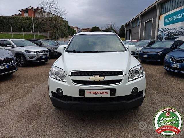 Usata Chevrolet Captiva LS 126 CV (92 kW) 2011 Bianco SUV
