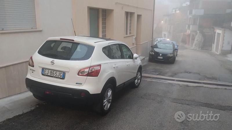 Usata Nissan Qashqai Acenta 110 CV (80 kW) 2011 Bianco SUV
