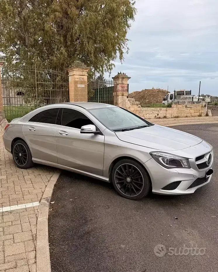 Usata Mercedes CLA200 AMG 136 CV (100 kW) 2017 Grigio Coupé
