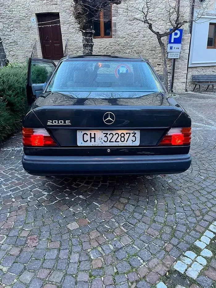 Usata Mercedes 200 109 CV (80 kW) 1989 Berlina