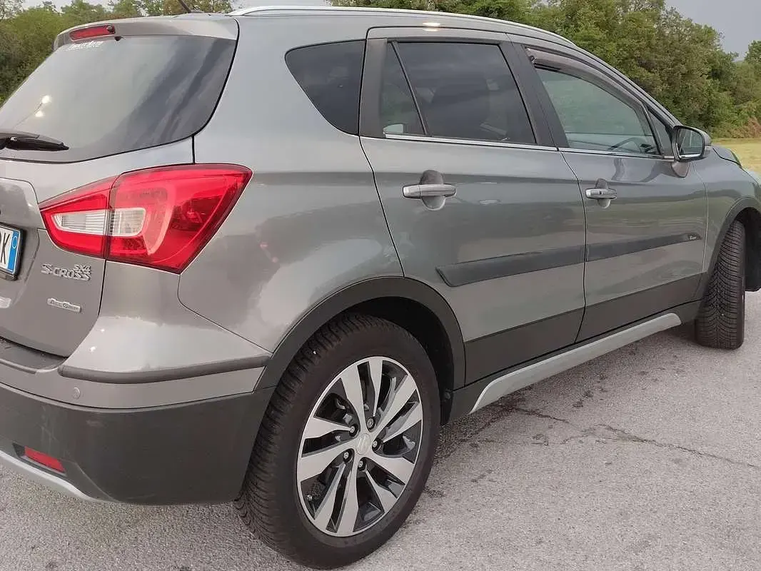 Usata Suzuki SX4 S-Cross 140 CV (102 kW) 2018 Grigio SUV