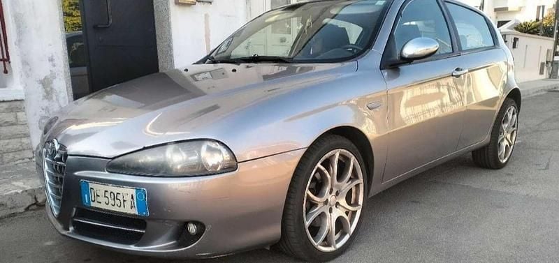 Usata Alfa Romeo 147 120 CV (88 kW) 2007 Utilitaria