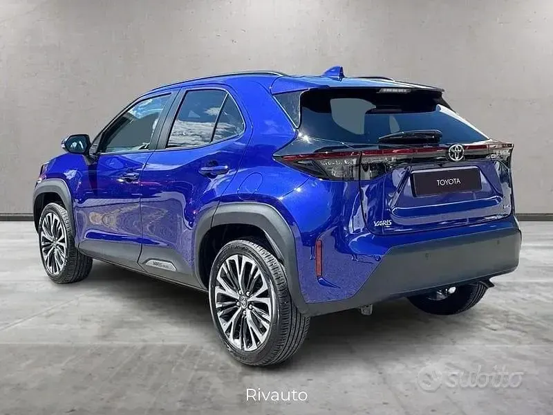 Usata Toyota Yaris Cross Lounge 131 CV (96 kW) 2024 Blu SUV