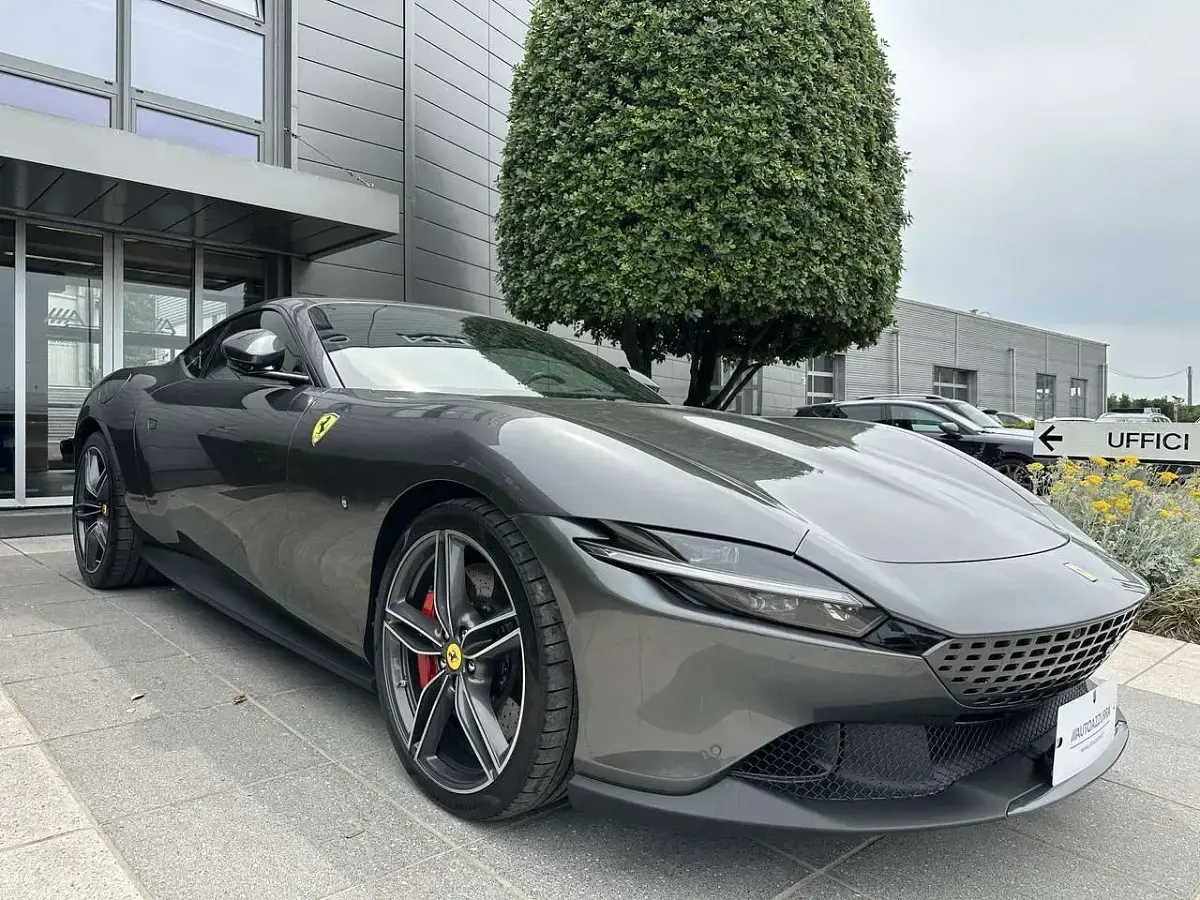 Usata Ferrari Roma 620 CV (456 kW) 2022 Grigio Coupé