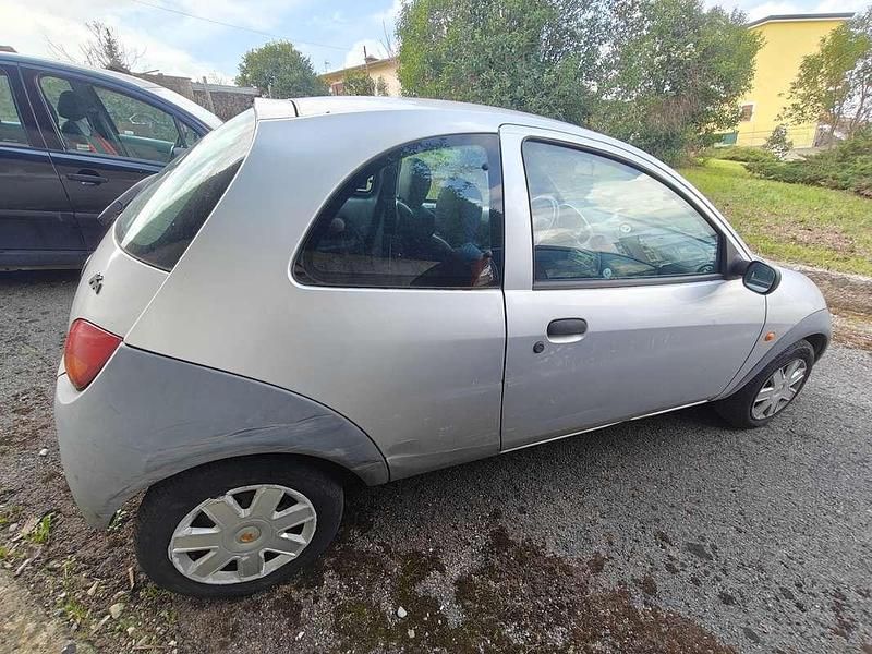Usata Ford Ka 69 CV (50 kW) 2004 Grigio Utilitaria