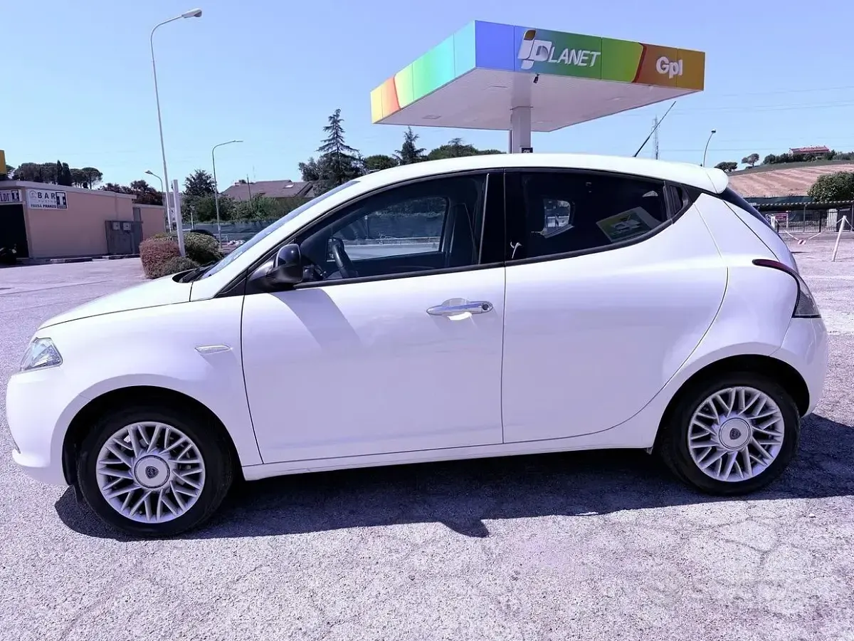 Usata Lancia Ypsilon S 69 CV (50 kW) 2014 Bianco Utilitaria
