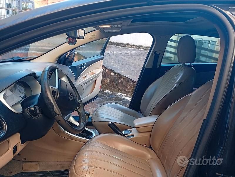 Usata Lancia Delta 105 CV (77 kW) 2010 Nero Utilitaria