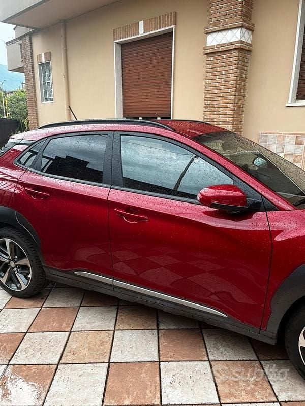 Usata Hyundai Kona XPrime 116 CV (85 kW) 2020 Rosso SUV