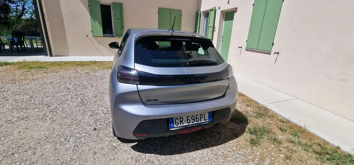 Usata Peugeot 208 S 75 CV (55 kW) 2024 Utilitaria