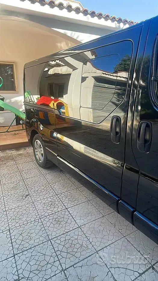 Usata Opel Vivaro 146 CV (107 kW) 2014 Nero Monovolume