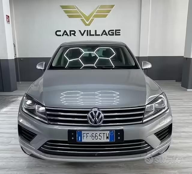Usata VW Touareg Executive 262 CV (192 kW) 2016 Grigio SUV