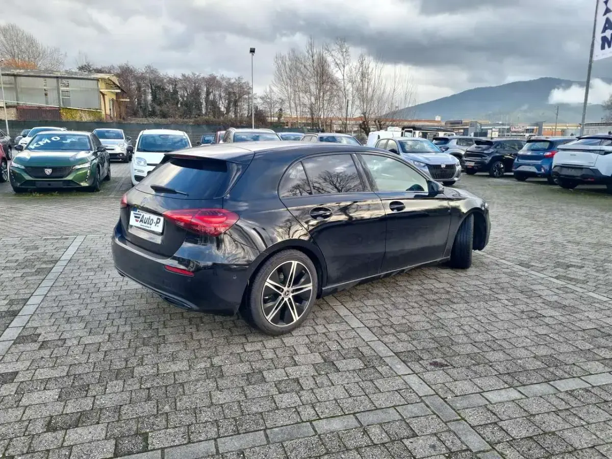 Usata Mercedes A180 Advanced 136 CV (100 kW) 2025 Nero Berlina